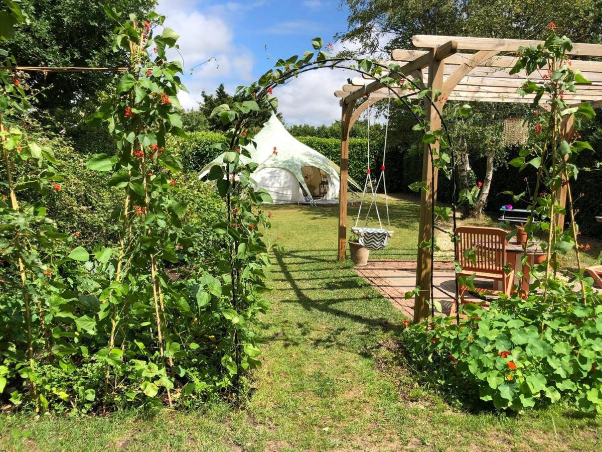 Secret Garden Glamping Hotel Lymington Exterior photo