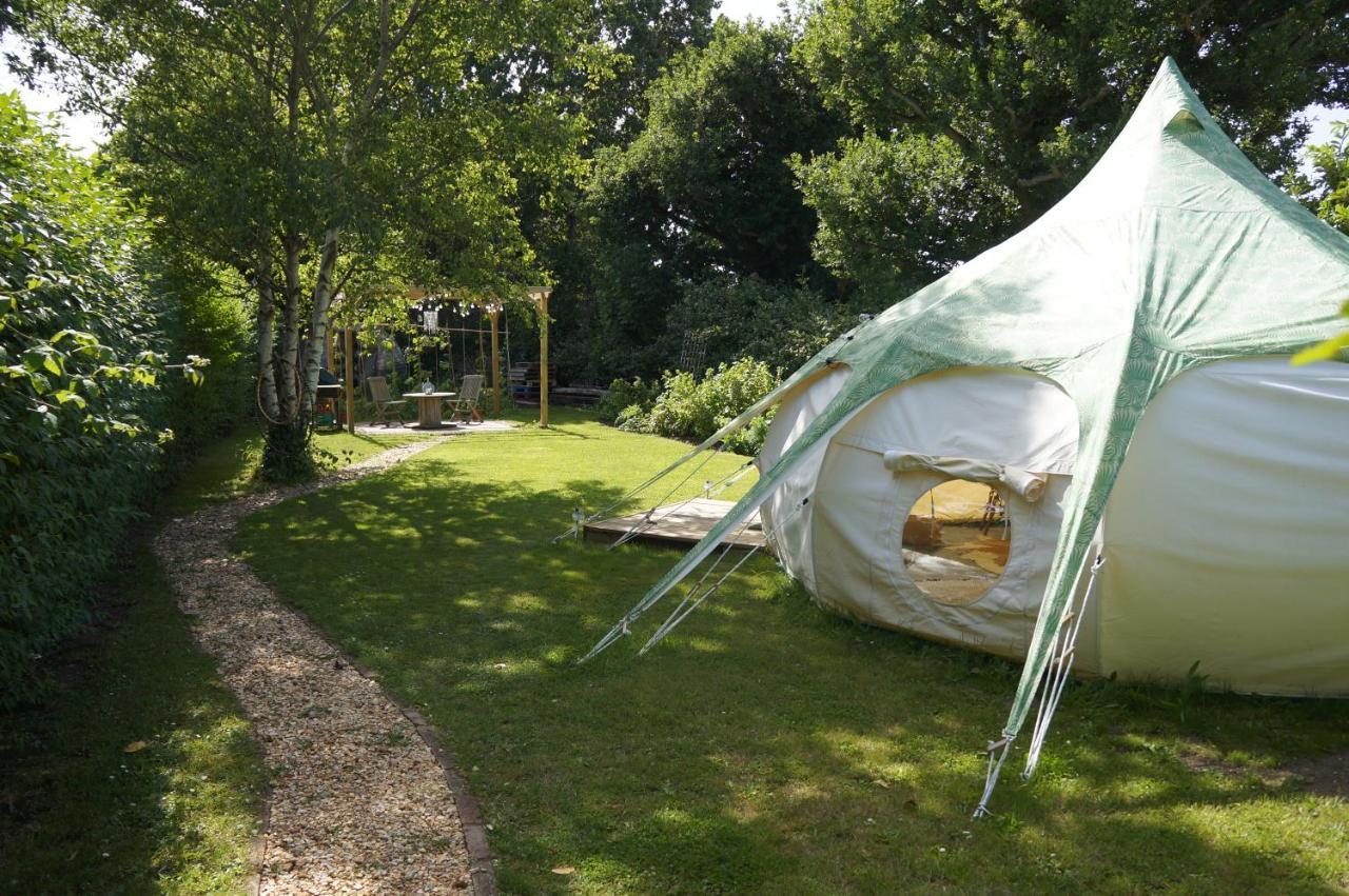 Secret Garden Glamping Hotel Lymington Exterior photo