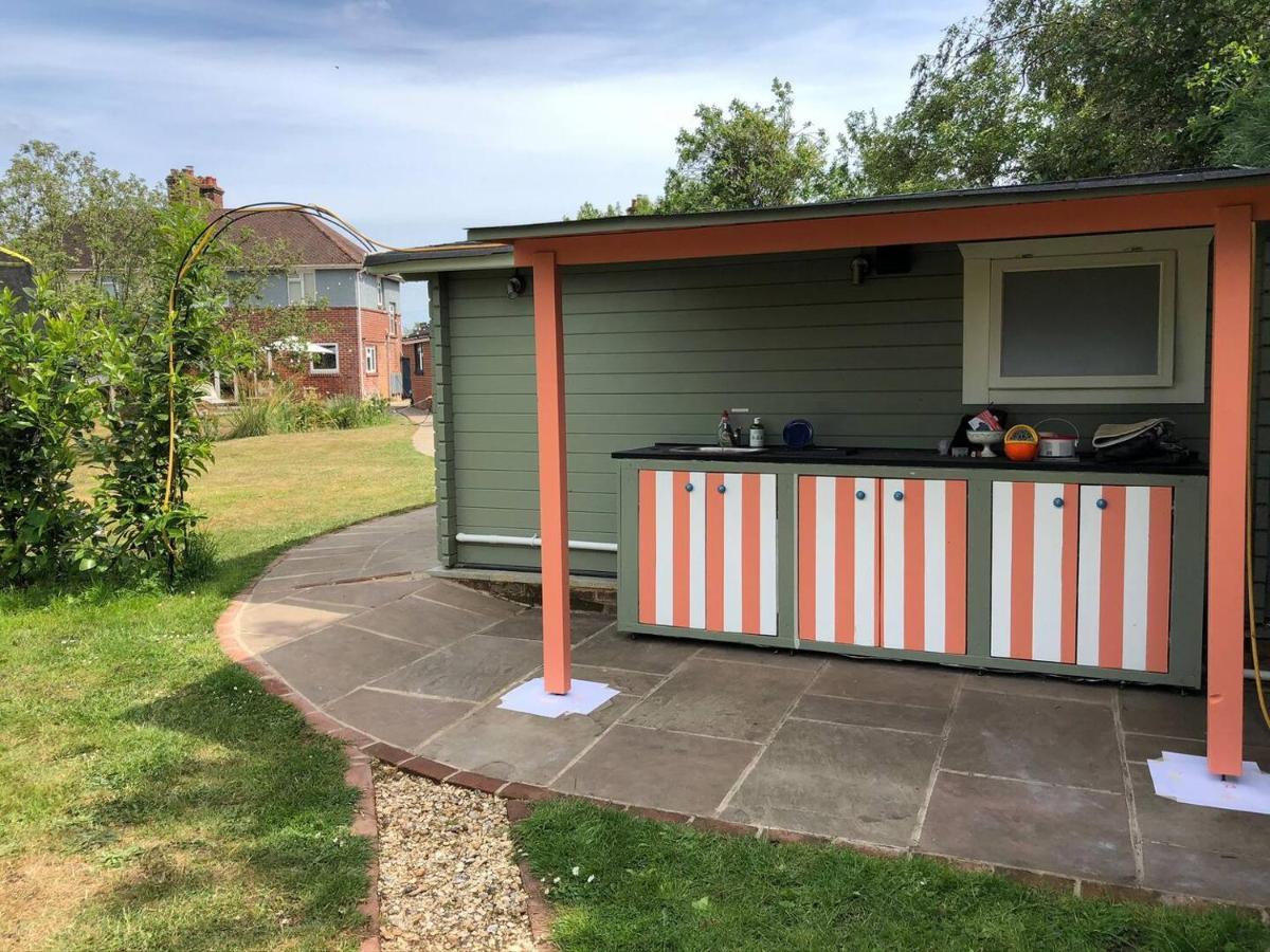 Secret Garden Glamping Hotel Lymington Exterior photo