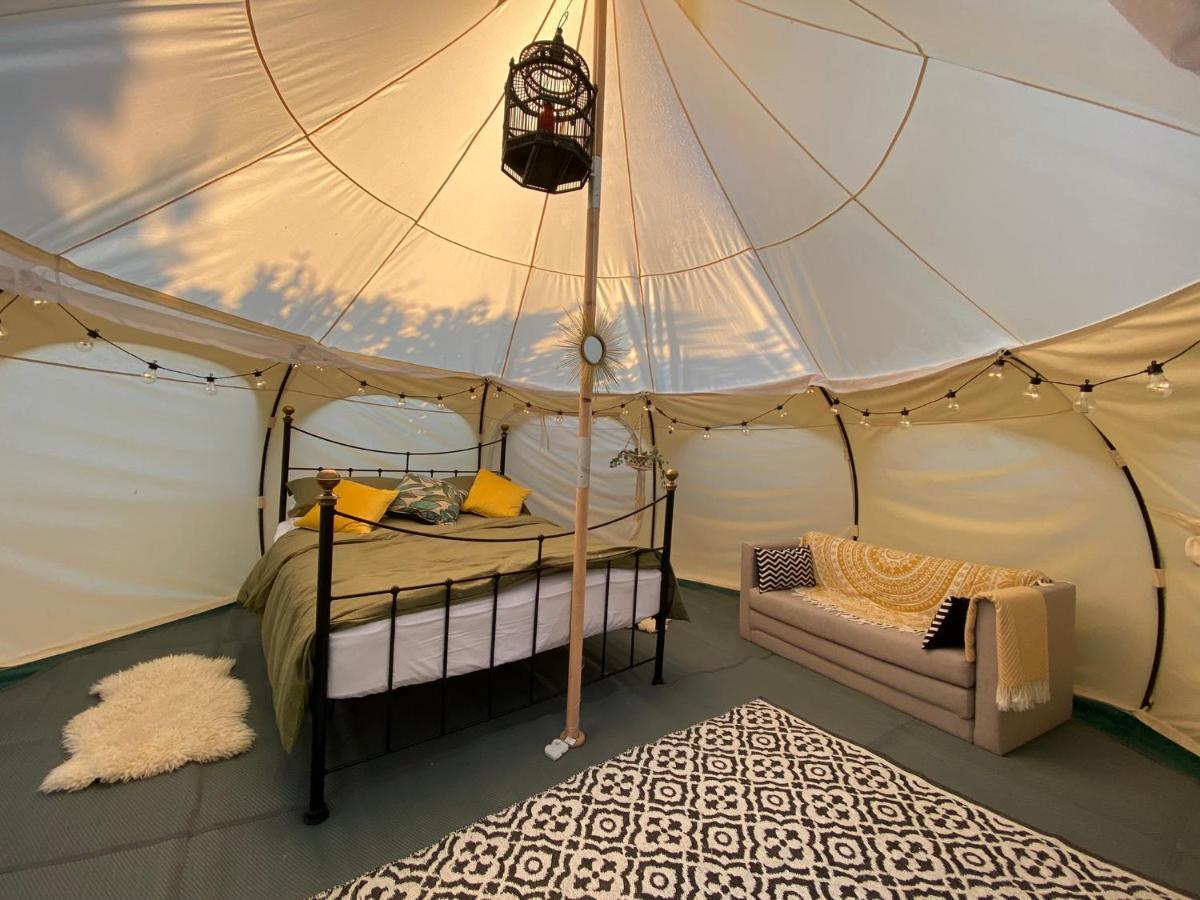 Secret Garden Glamping Hotel Lymington Exterior photo