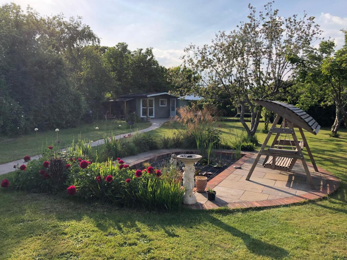 Secret Garden Glamping Hotel Lymington Exterior photo