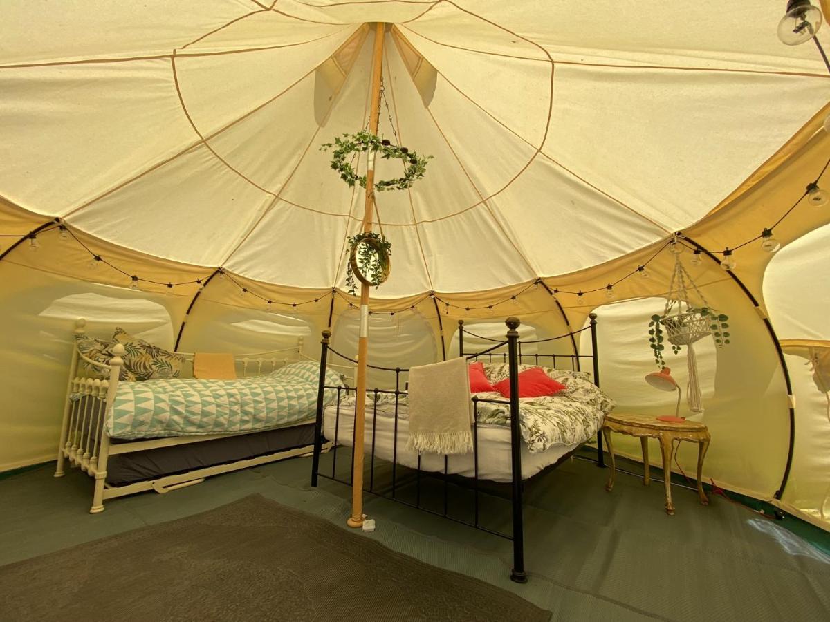 Secret Garden Glamping Hotel Lymington Exterior photo