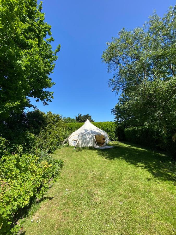 Secret Garden Glamping Hotel Lymington Exterior photo